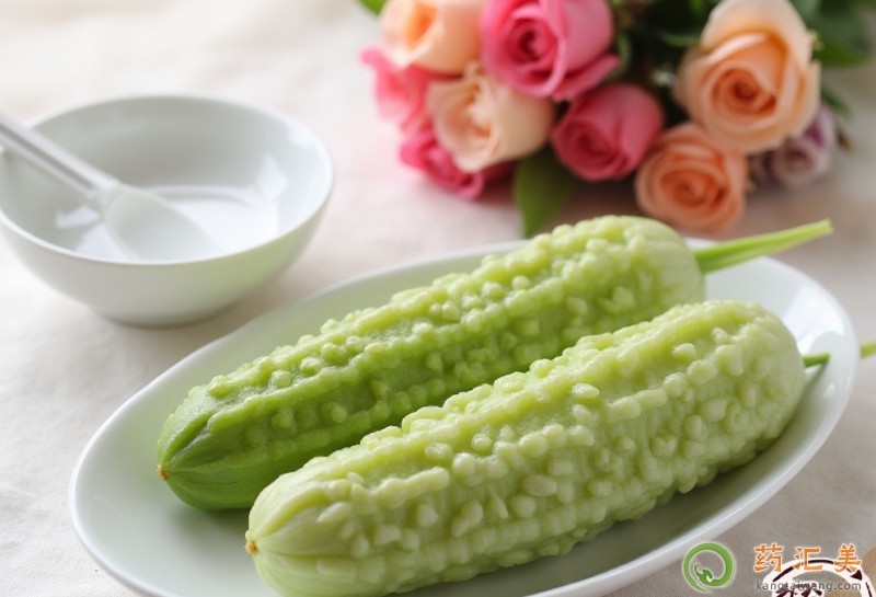 苦瓜和什么食物相克不能一起吃 苦瓜和什么食物相克不能一起吃